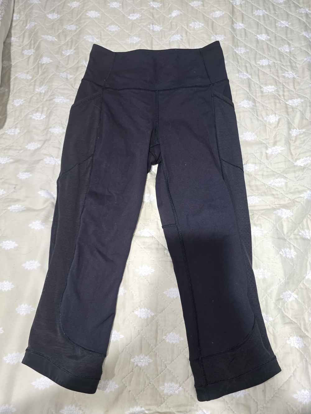 lululemon athletica Black High-Rise Capri Leggings